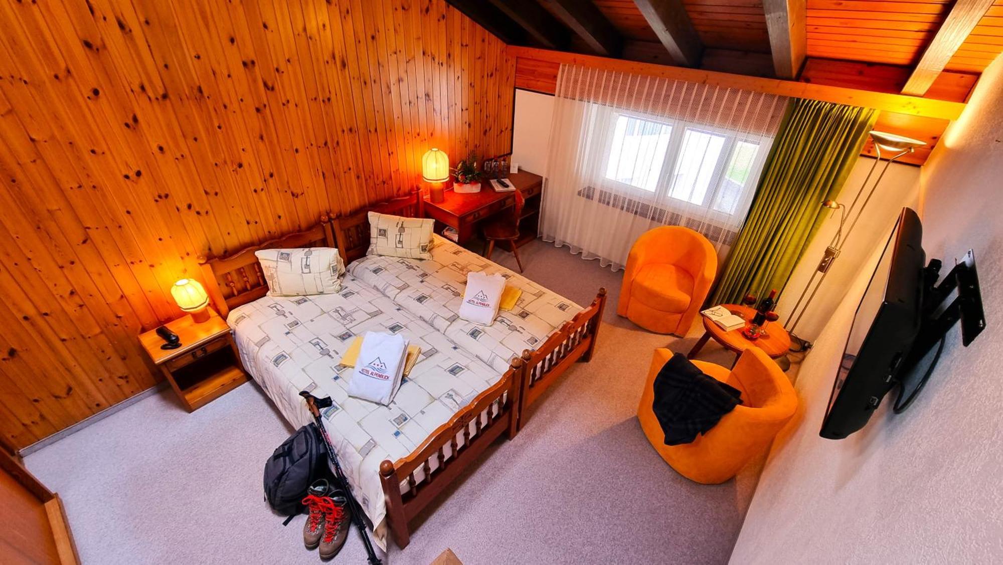 Hotel Alpenblick-Leukerbad-Therme Room photo