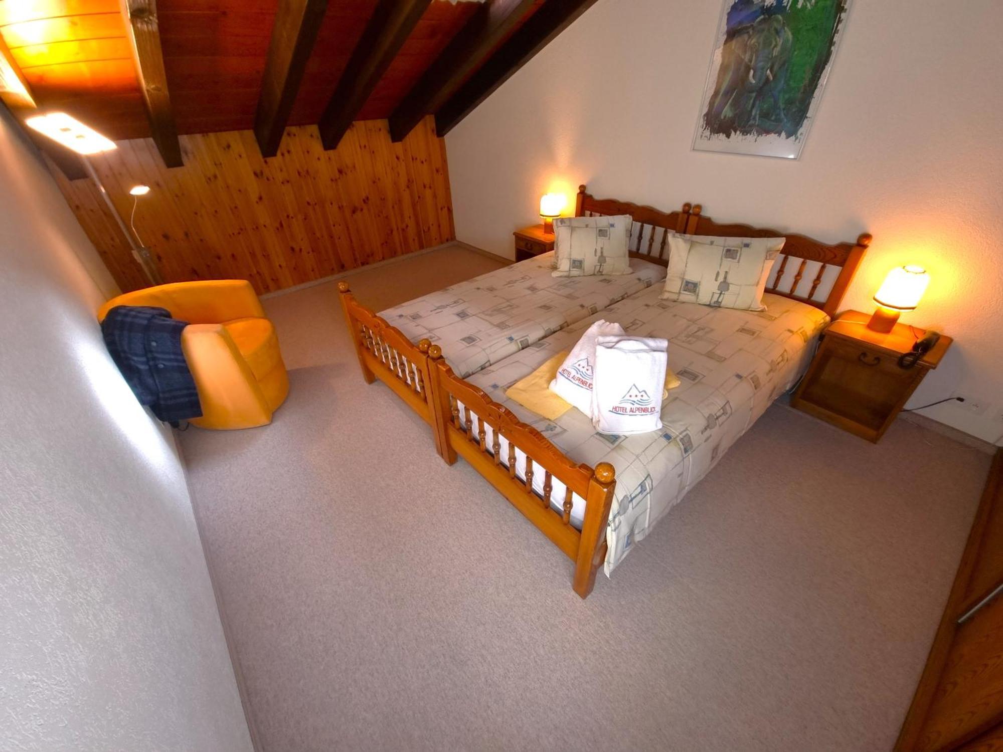 Hotel Alpenblick-Leukerbad-Therme Room photo