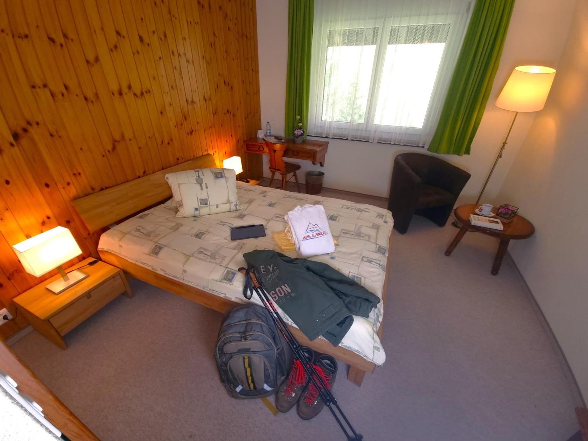 Hotel Alpenblick-Leukerbad-Therme Room photo