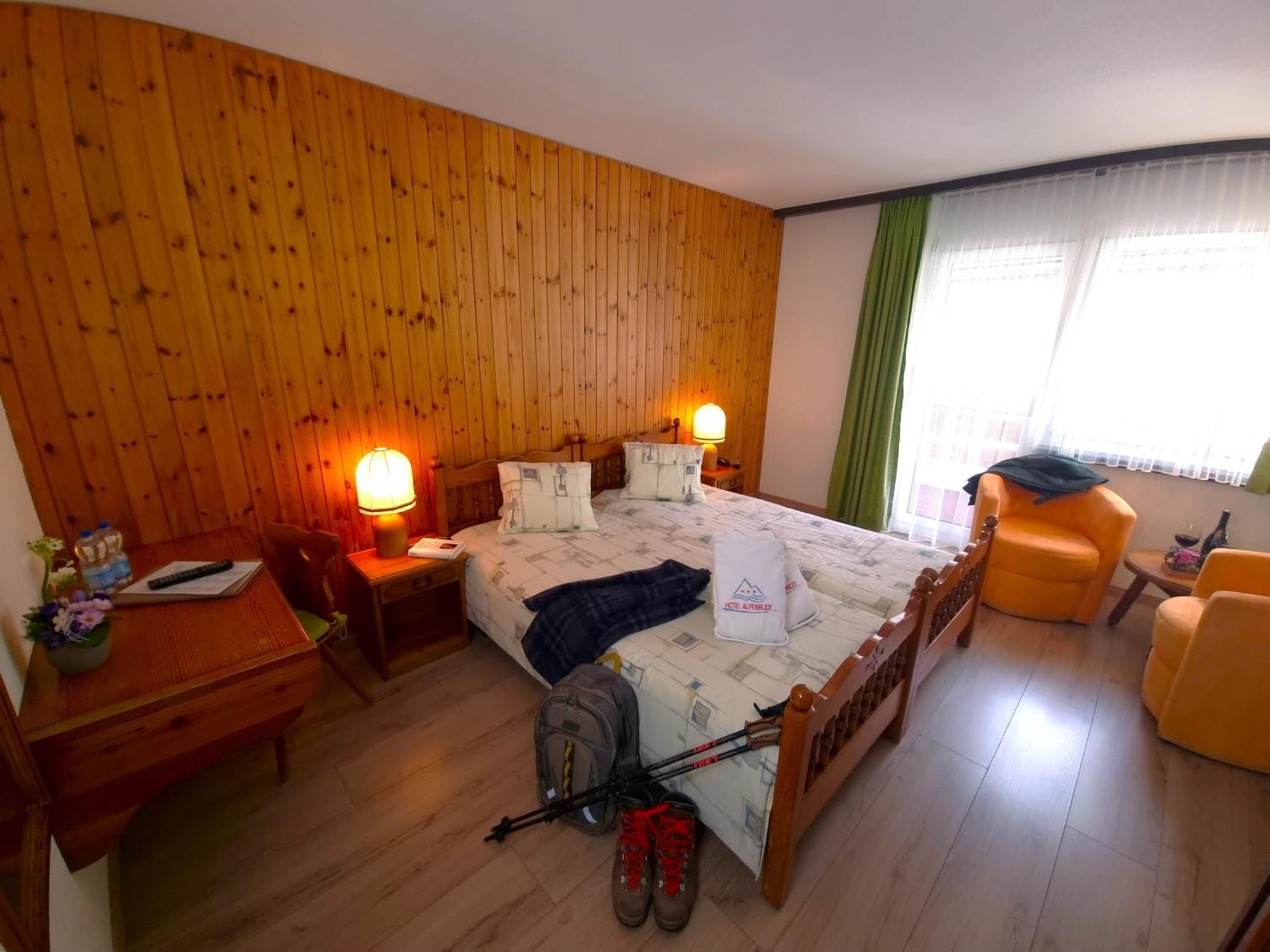 Hotel Alpenblick-Leukerbad-Therme Room photo
